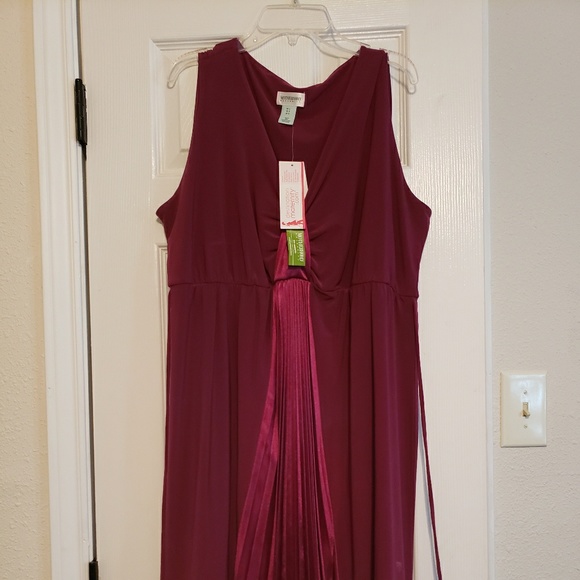 Beautiful long maternity dress - Picture 1 of 3